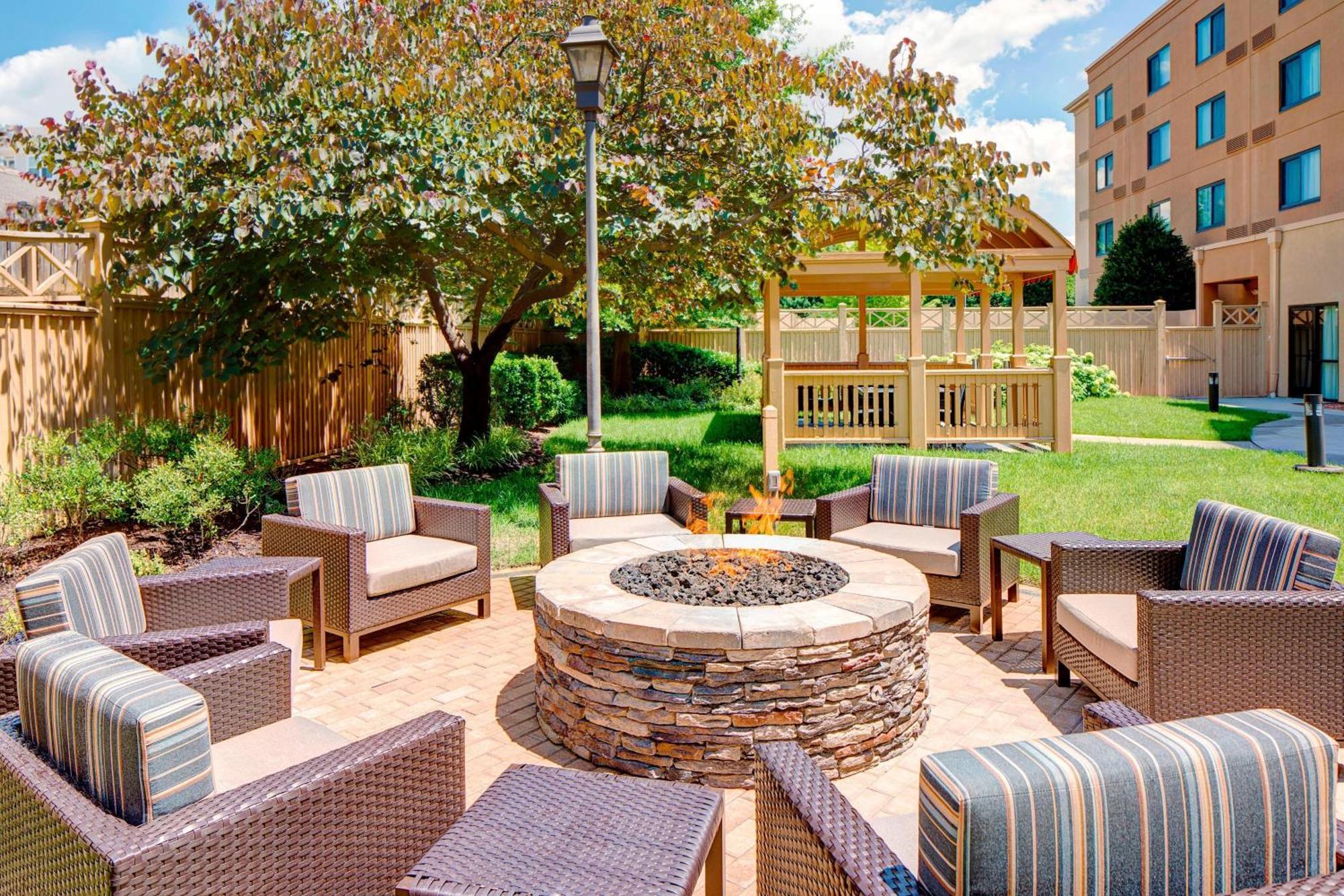 Courtyard By Marriott Roanoke Airport Hotel Luaran gambar